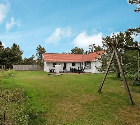 Five-bedroom Holiday In 10 * Blåvand