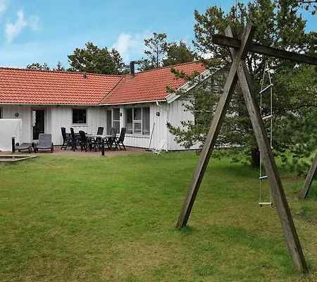 Five-bedroom Holiday In 10 *