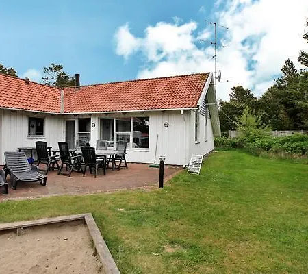 Five-bedroom Holiday In 10 Casa de Férias *
