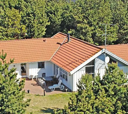 Five-bedroom Holiday In 10 * Blåvand